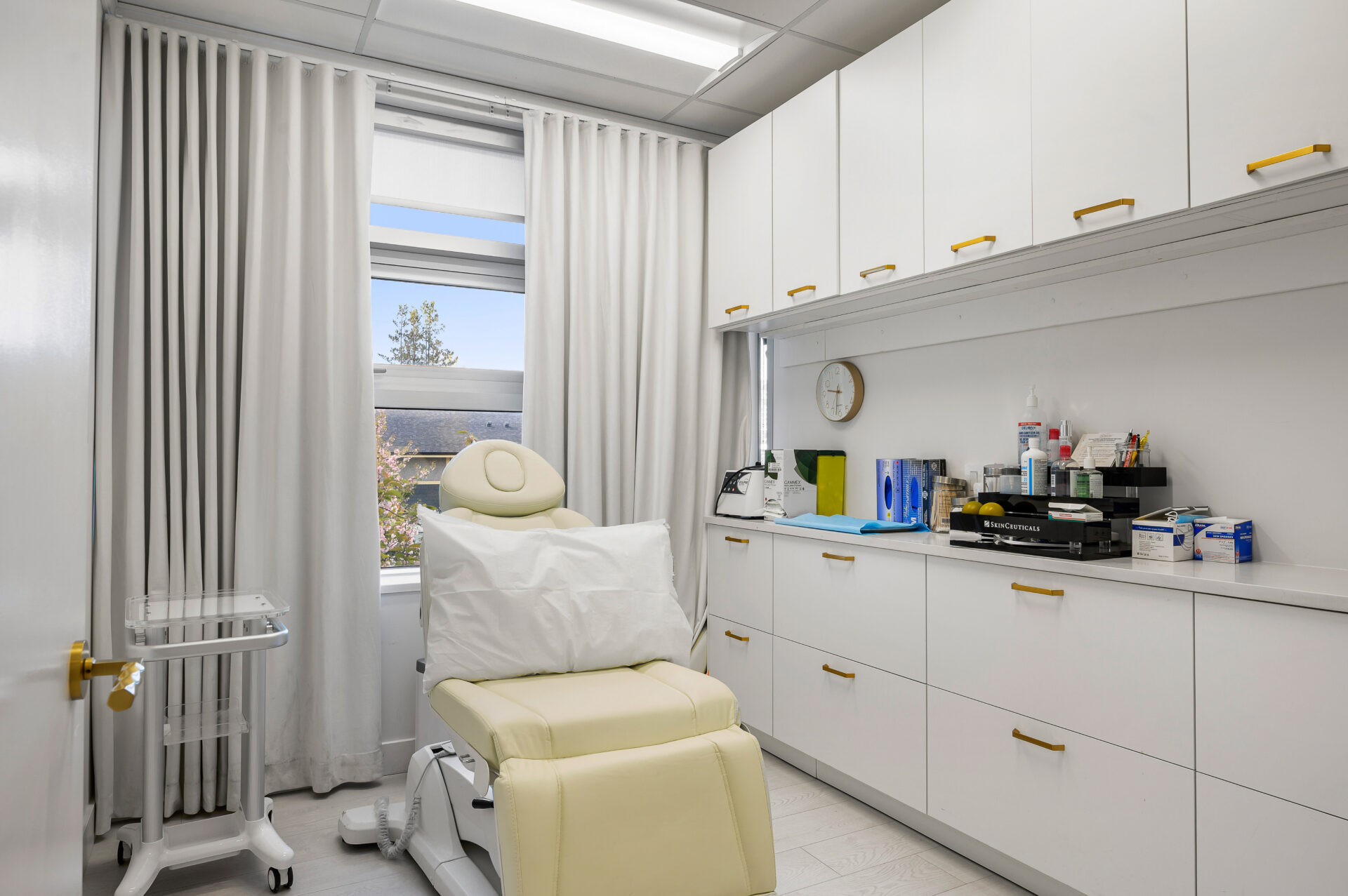 300-301 4388 Beresford Street - Interior